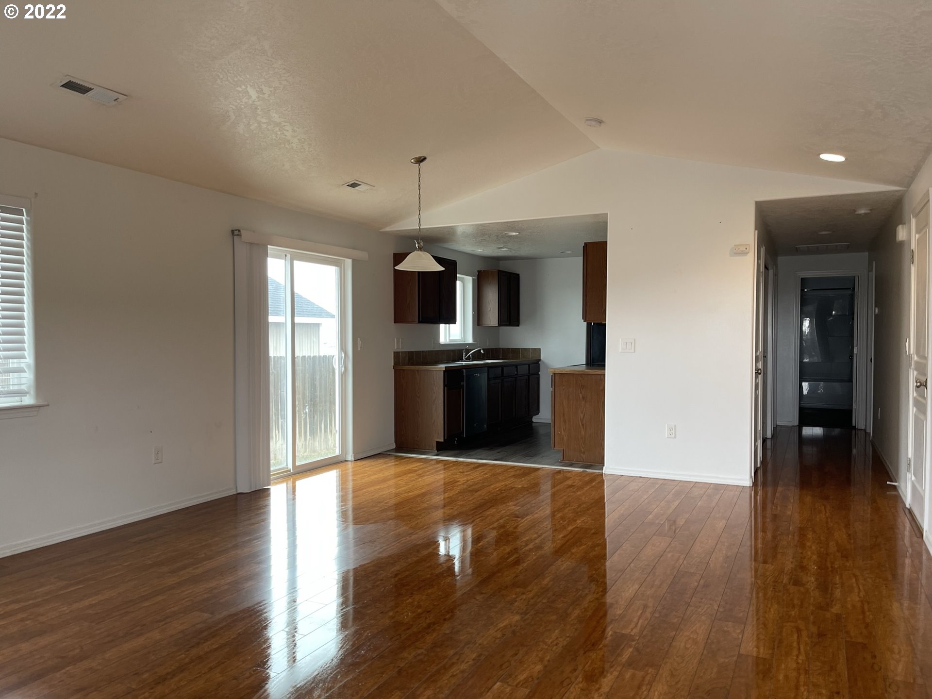 3105 Blue Jay Way Umatilla, OR 97882 - Photo 2 of 23