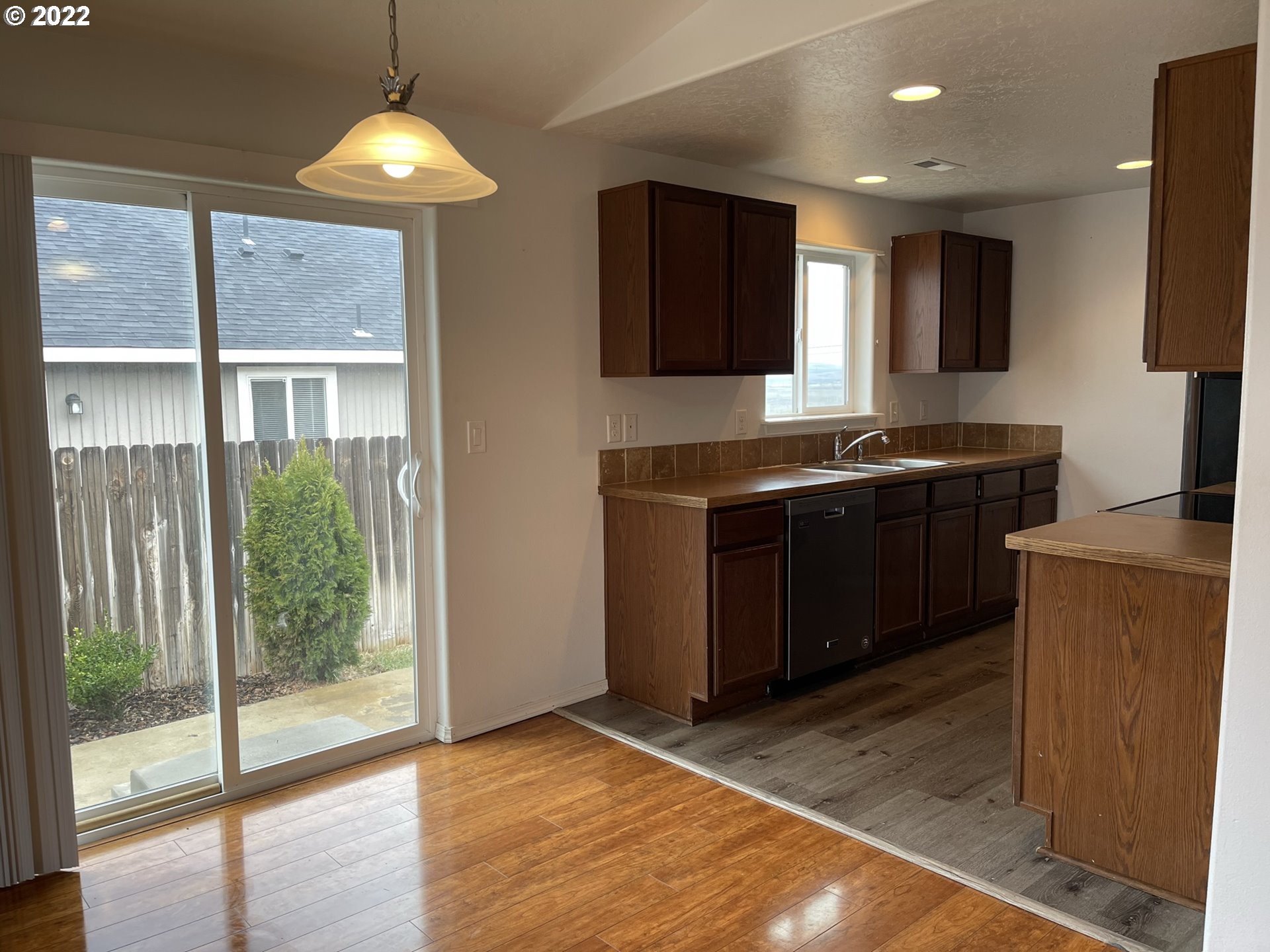 3105 Blue Jay Way Umatilla, OR 97882 - Photo 4 of 23