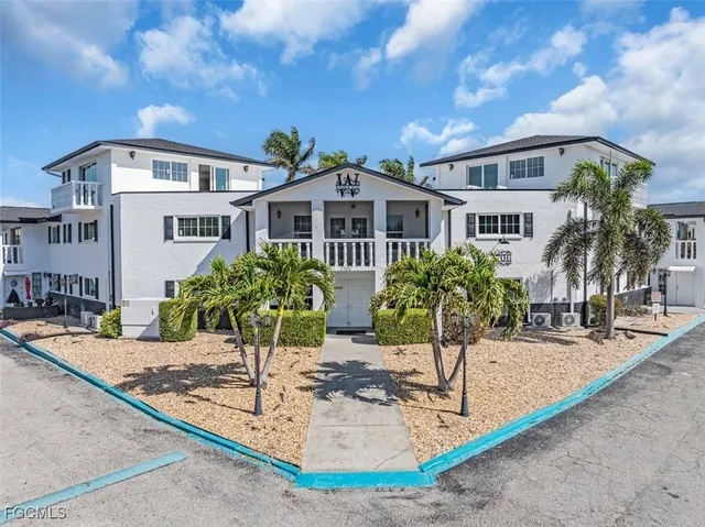 $1,050 | 3704 Broadway, Unit 216, Fort Myers, FL 33901