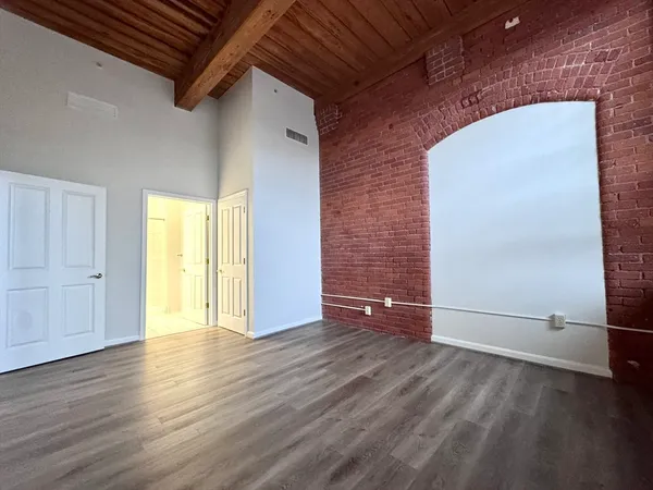 $2,800 | 4 Bishop Street, Unit 213, Framingham, MA 01702