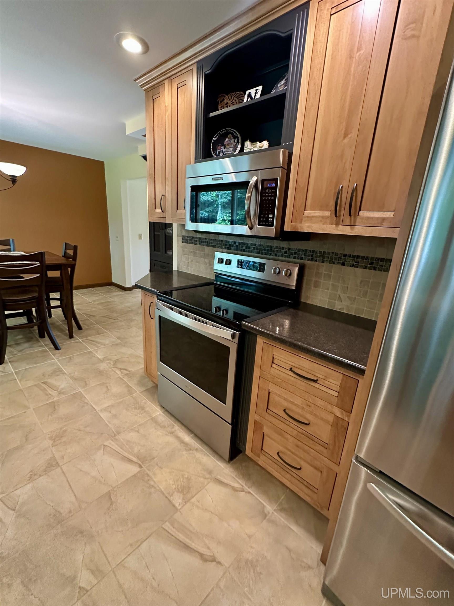 101 Ridge Lane Marquette, MI 49855 - Photo 18 of 54 Gallery Image 18