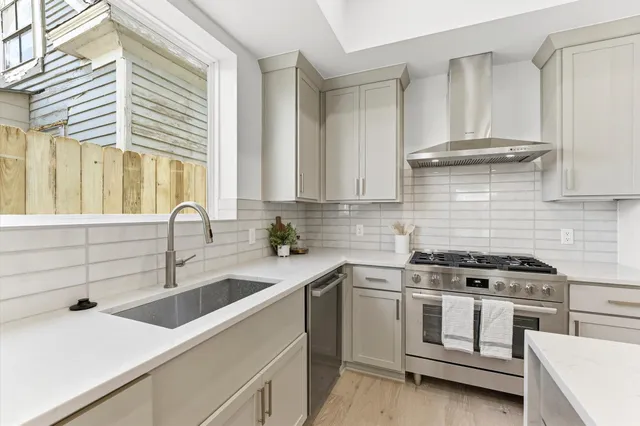 $799,900 | 1308 Edwards Street, Unit A, Houston, TX 77007