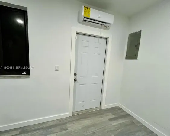 $1,800 | Tamiami, Miami, FL 33184