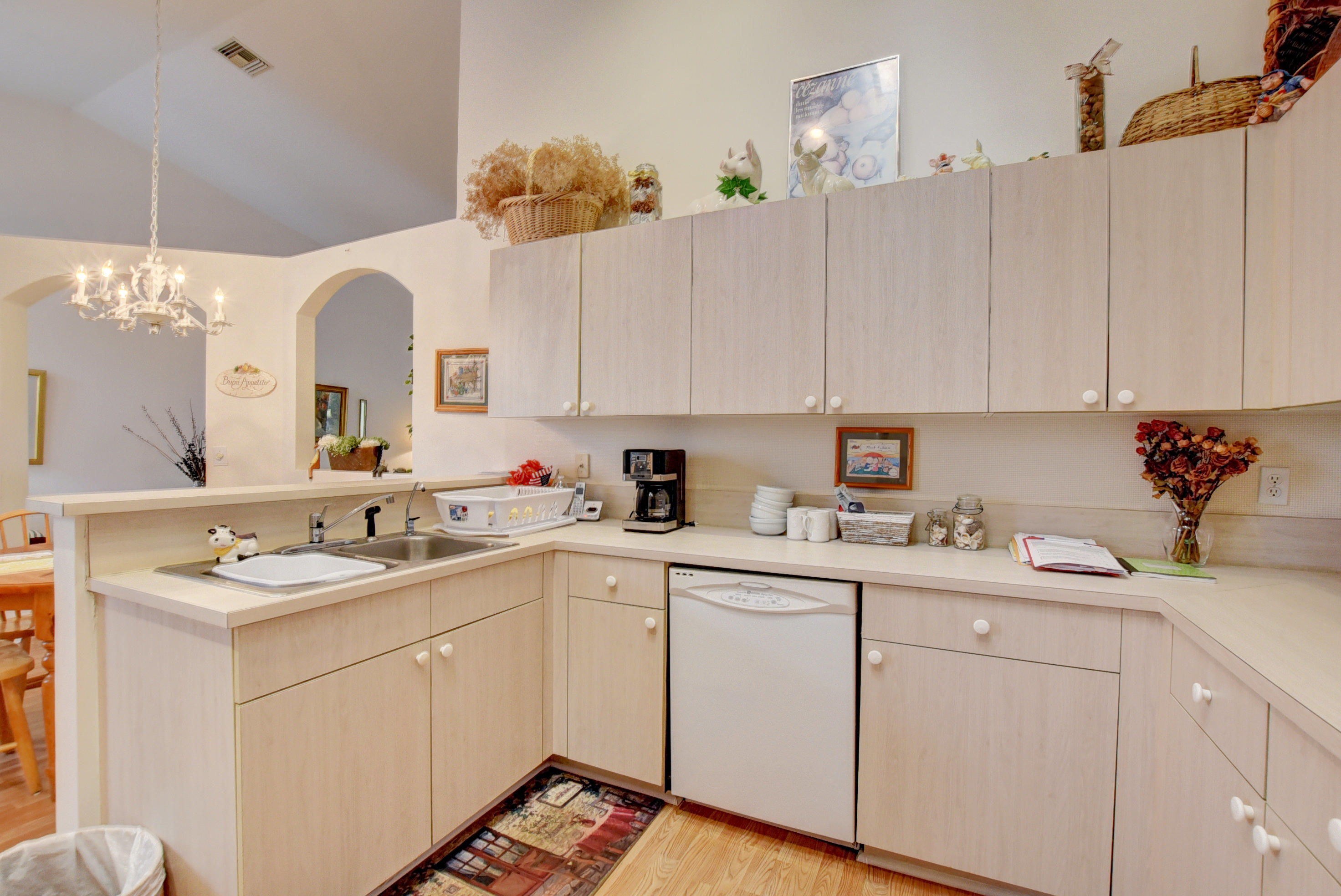 8279 Vía Bella Boca Raton, FL 33496 - Photo 8 of 19 Kitchen -2