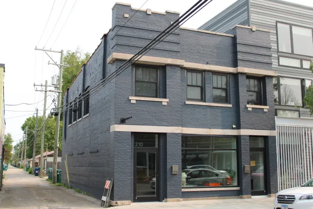 $792,000 | 210 Harrison Street, Oak Park, IL 60304