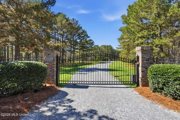 $1,000,000 | 173 Anderson Sta Road, Flora, MS 39071