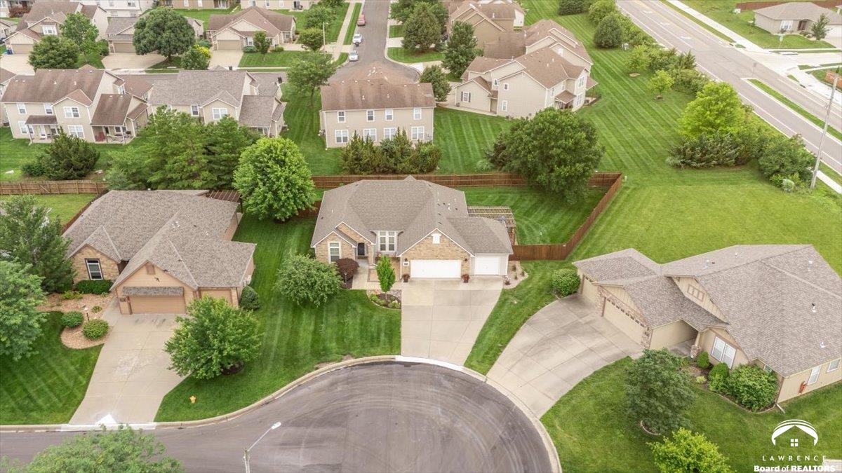 5249 Carson Place Lawrence, KS 66049 - Photo 3 of 25
