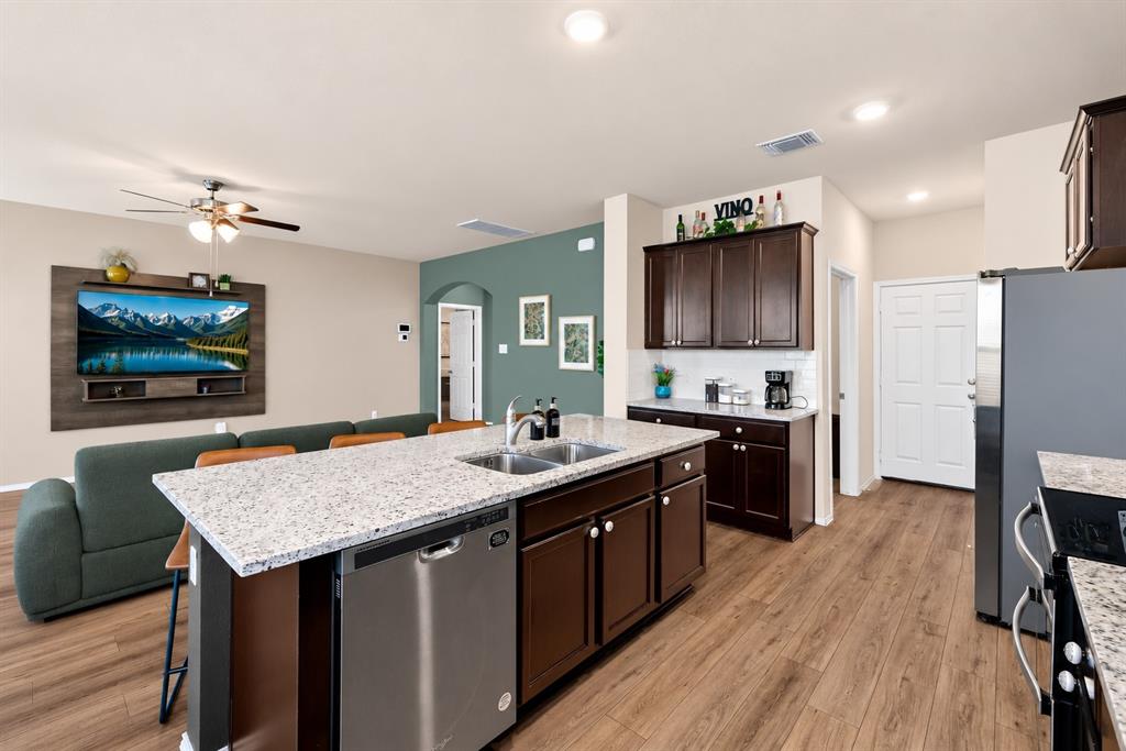 2816 Brosnan Road Lorena, TX 76655 - Photo 12 of 39 Gallery Image 12