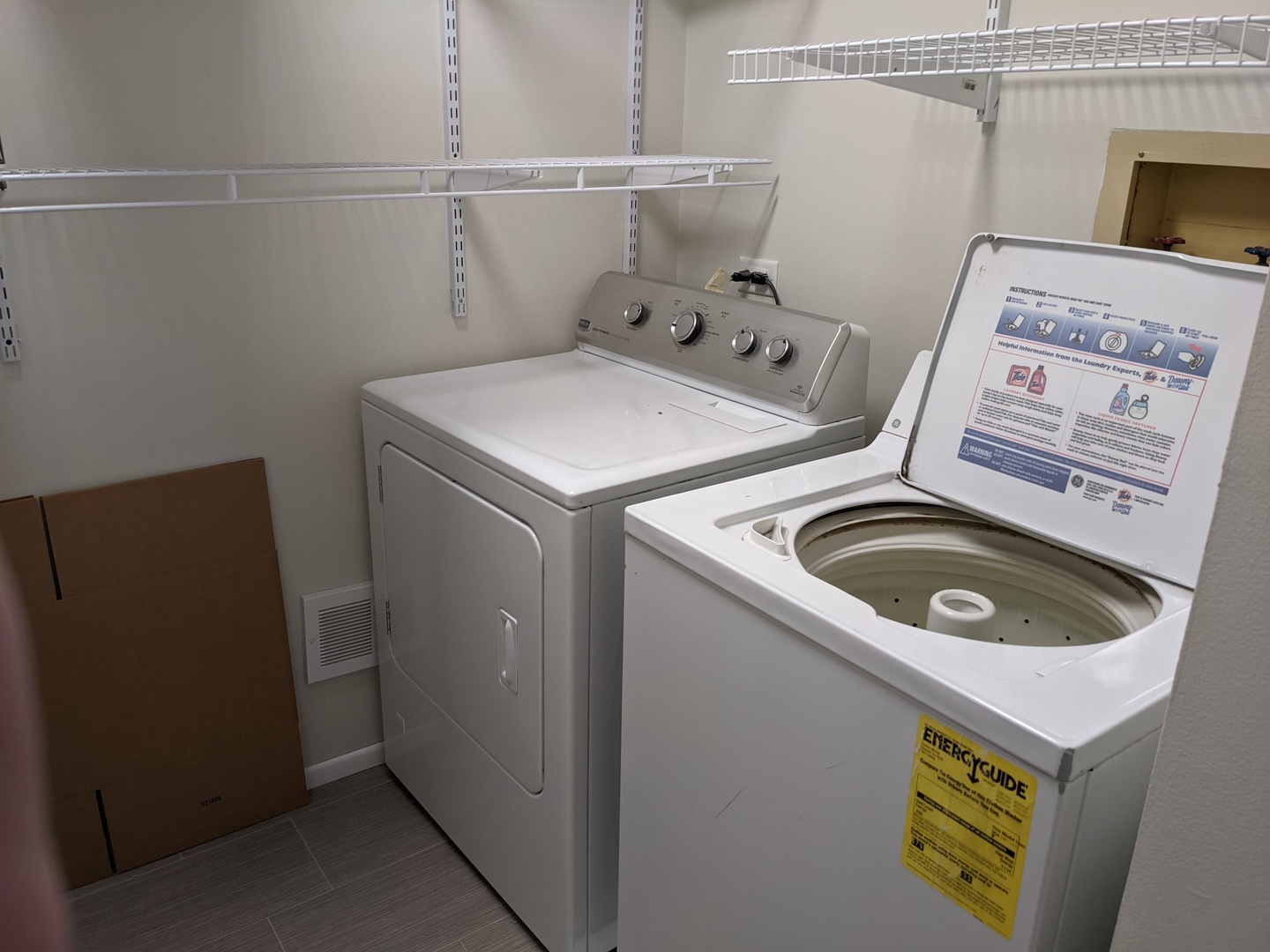 70 Margate Court, Unit C2 Schaumburg, IL 60193 - Photo 23 of 35 a utility room with dryer and washer