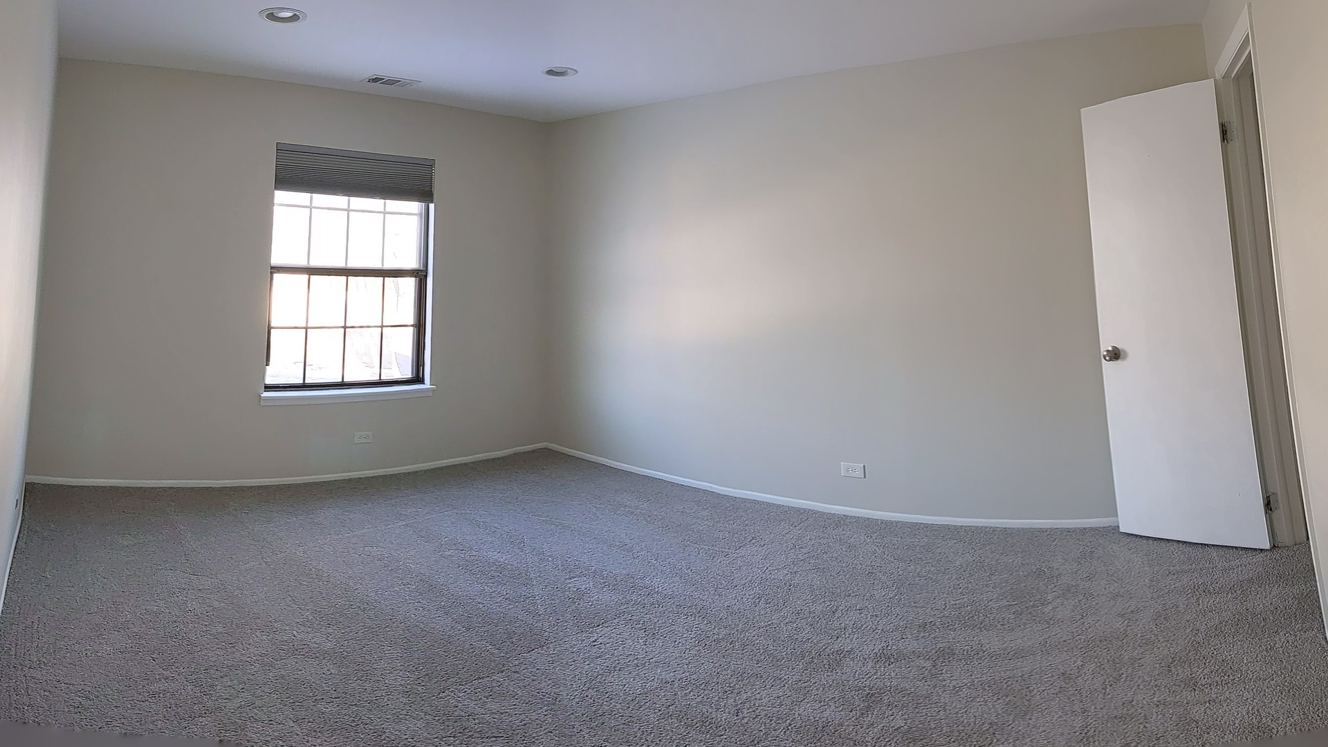 70 Margate Court, Unit C2 Schaumburg, IL 60193 - Photo 26 of 35 an empty room with window