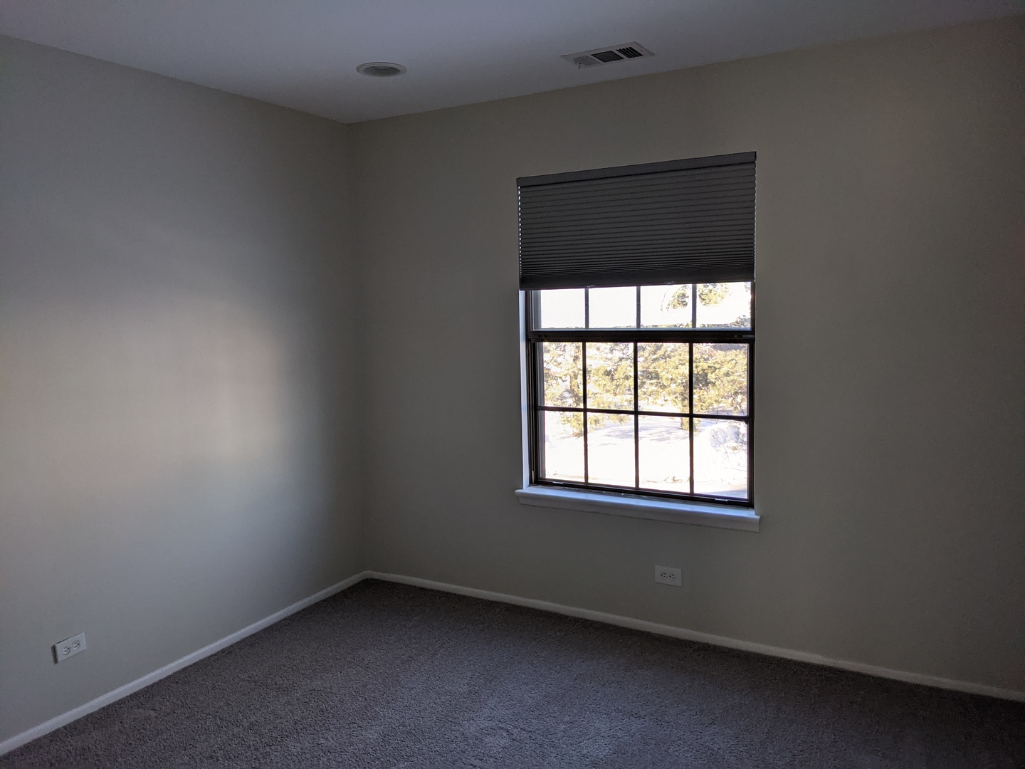 70 Margate Court, Unit C2 Schaumburg, IL 60193 - Photo 29 of 35 an empty room with a window
