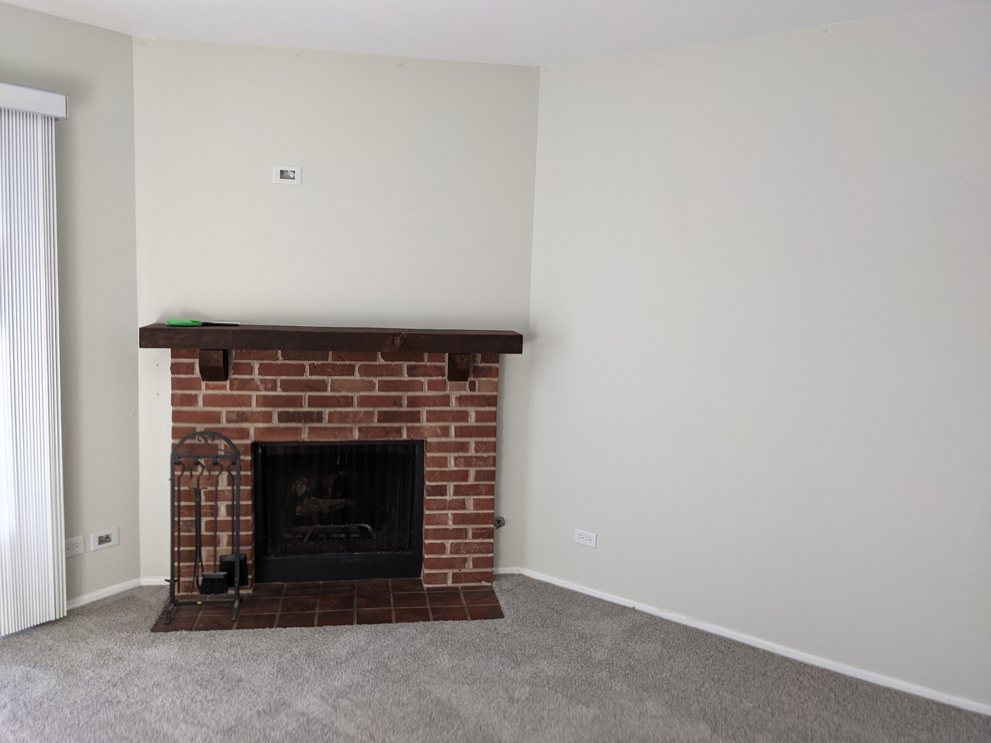 70 Margate Court, Unit C2 Schaumburg, IL 60193 - Photo 35 of 35 a room with a fireplace