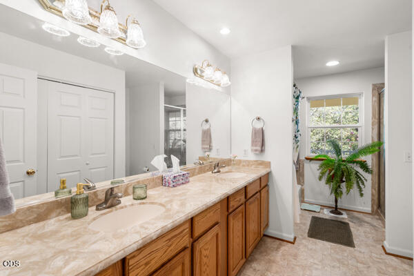 2452 Hugo Road Merlin, OR 97532 - Photo 20 of 41 Gallery Image 20