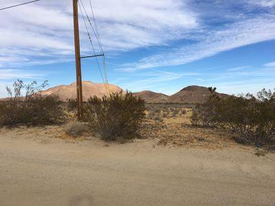 9990 West 55th Street Mojave, CA 93501 - Photo 4 of 18 a view of a road with a building in the background
