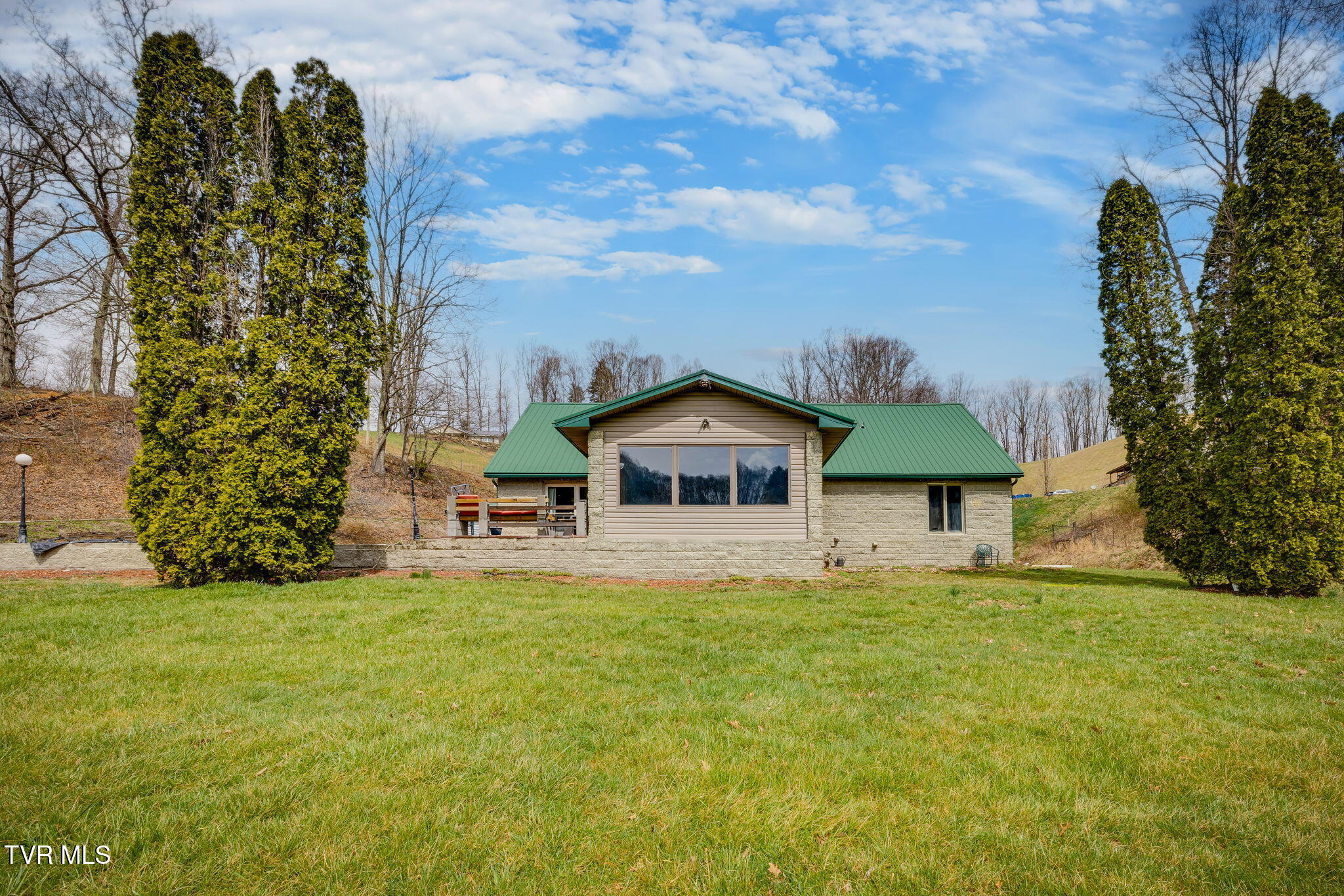 335 Shell Creek Road Roan Mountain, TN 37687 - Photo 3 of 41 003