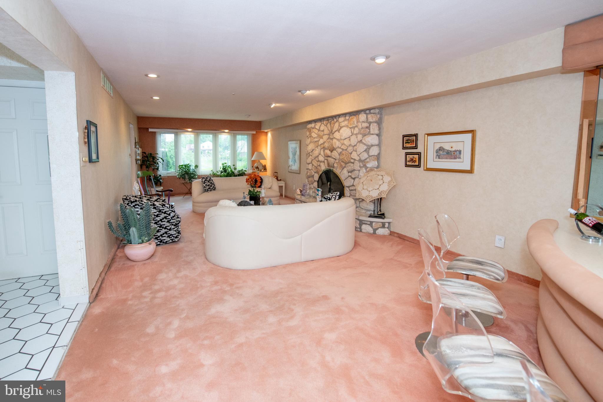 94 Spring Flower Court Huntingdon Valley, PA 19006 - Photo 6 of 46 Great Room/Living Room