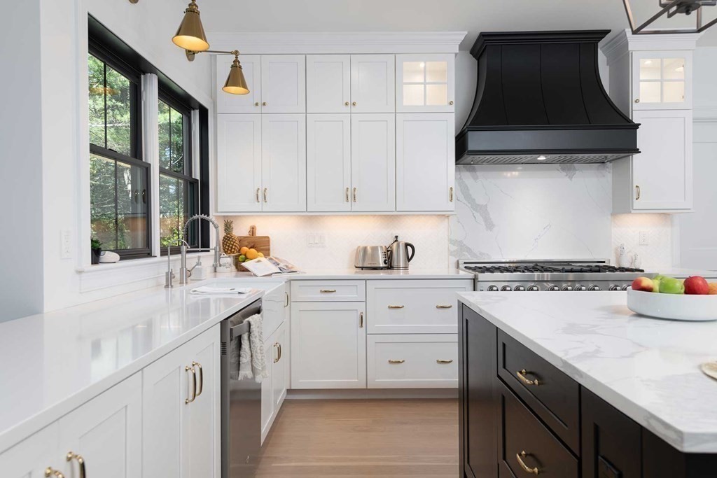 60 Old Road Weston, MA 02493 - Photo 15 of 42