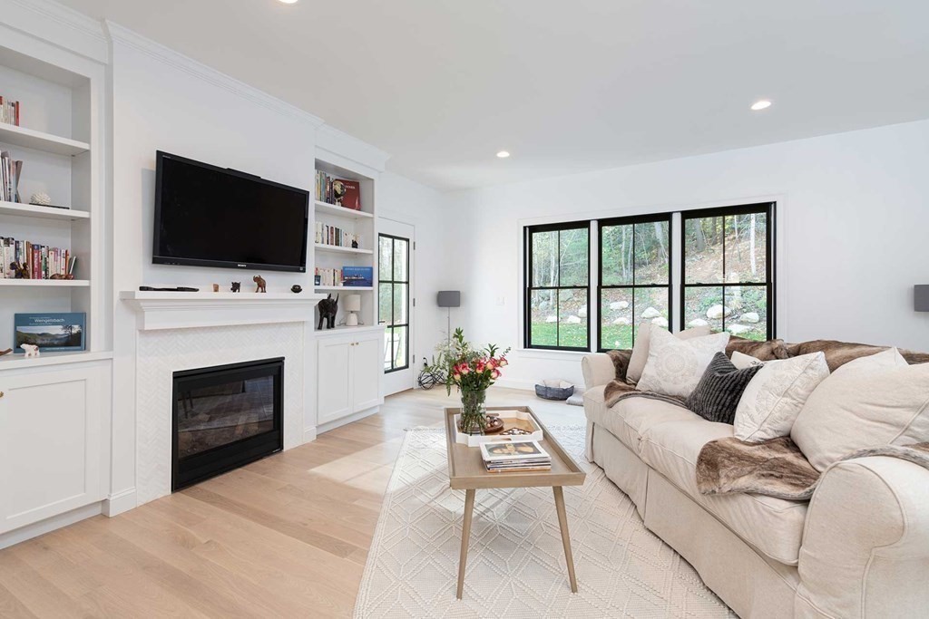 60 Old Road Weston, MA 02493 - Photo 21 of 42