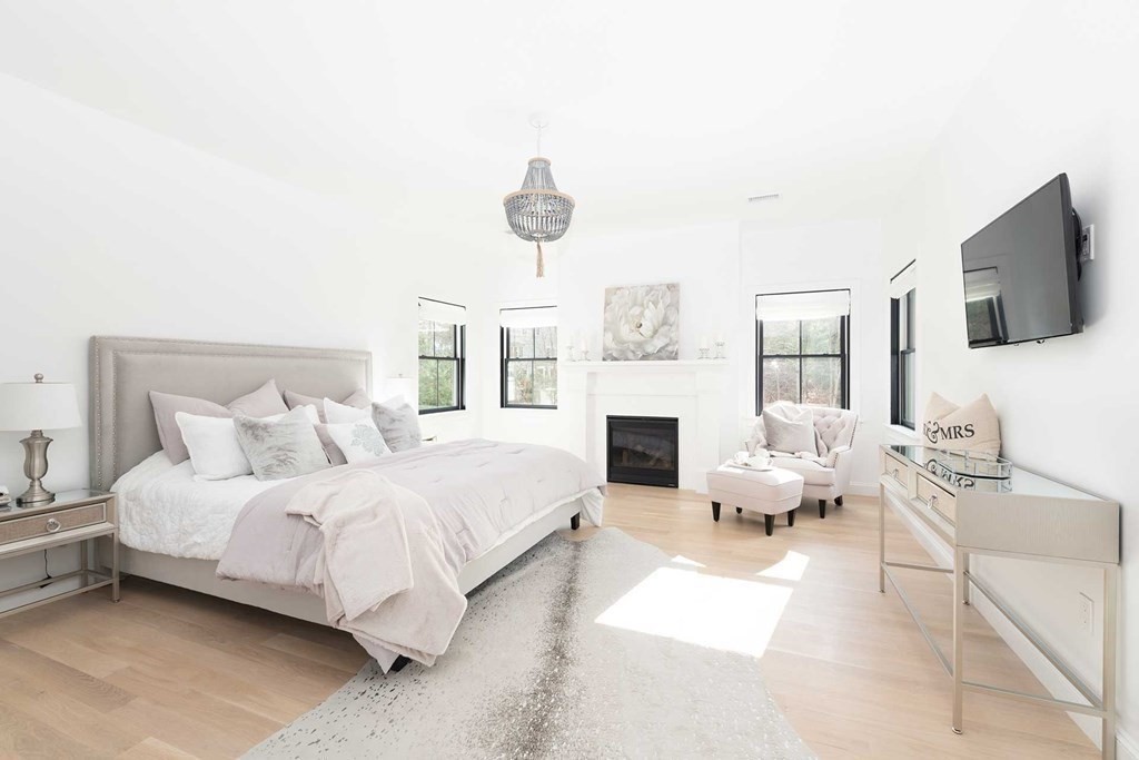 60 Old Road Weston, MA 02493 - Photo 23 of 42