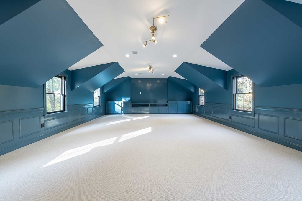 60 Old Road Weston, MA 02493 - Photo 33 of 42