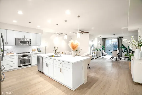 $1,299,999 | 617 Rockefeller, Irvine, CA 92612