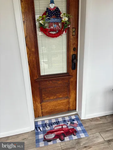 a view of entryway with a front door