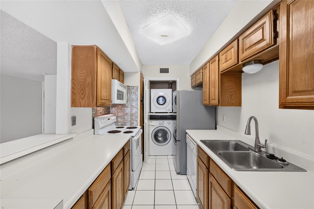 5840 Spring Valley Road, Unit 305 Dallas, TX 75254 - Photo 5 of 22 Gallery Image 5