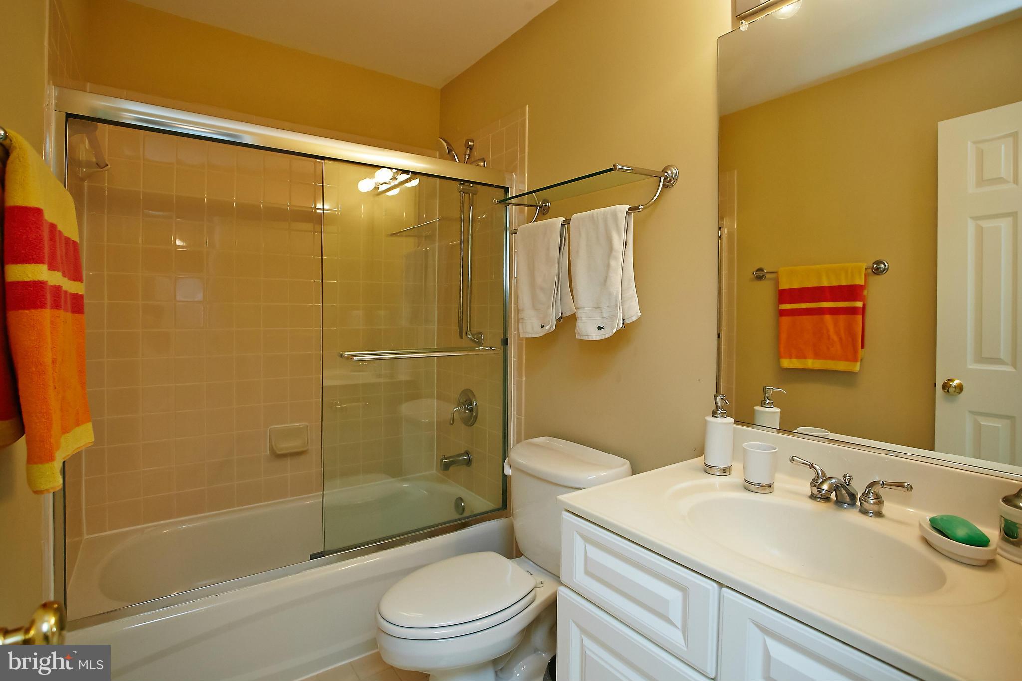 7700 Bells Mill Road Bethesda, MD 20817 - Photo 27 of 29 Bath
