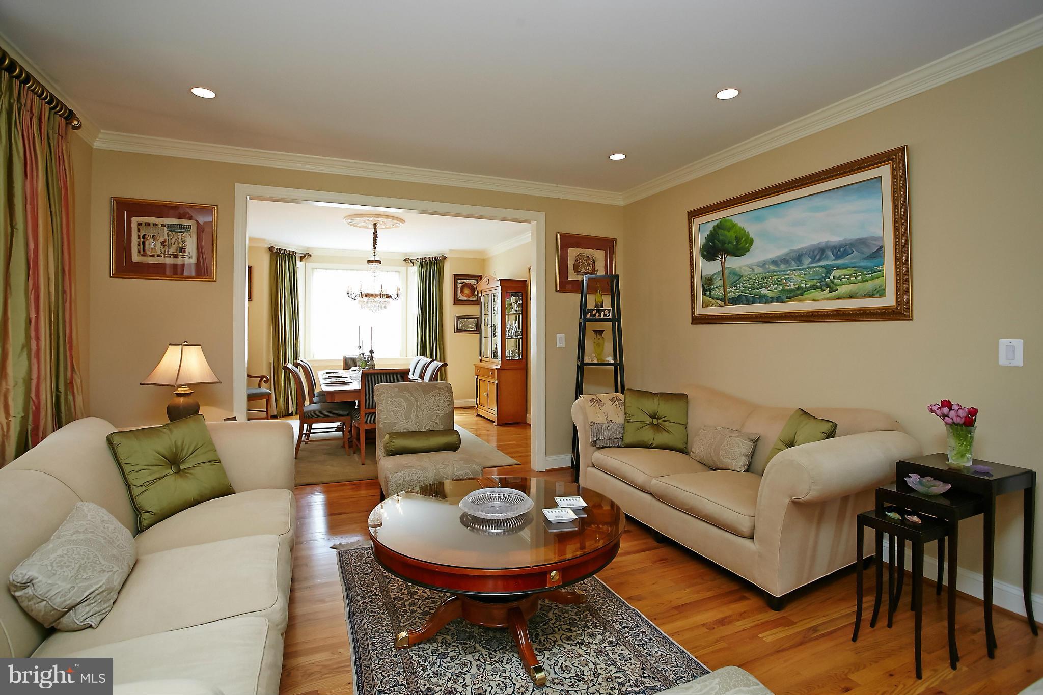 7700 Bells Mill Road Bethesda, MD 20817 - Photo 8 of 29 Living Room