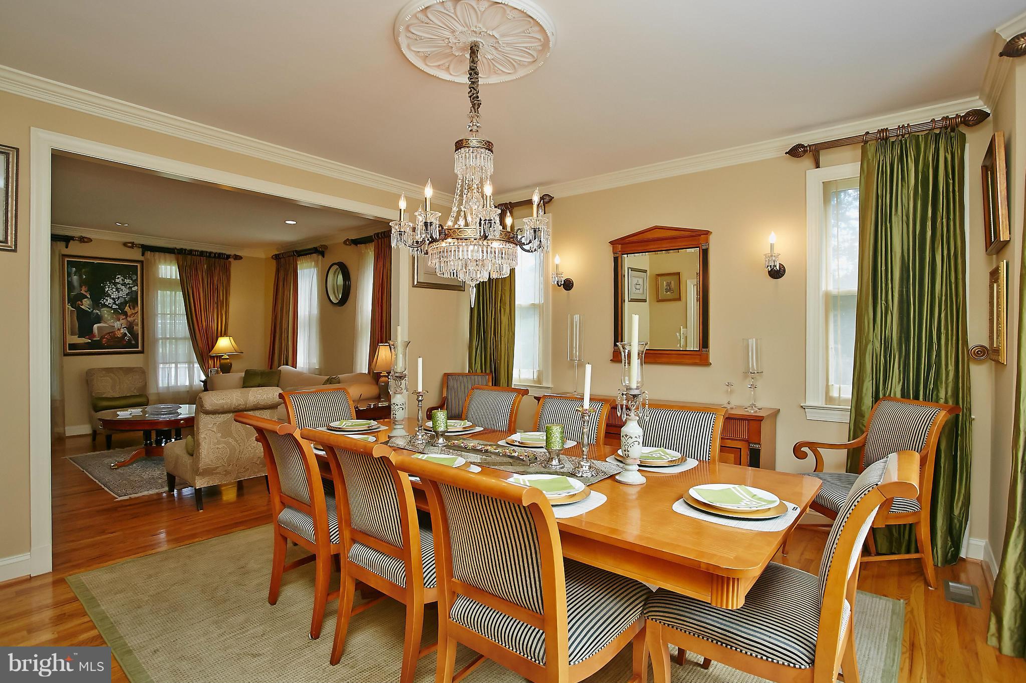 7700 Bells Mill Road Bethesda, MD 20817 - Photo 9 of 29 Dining Room