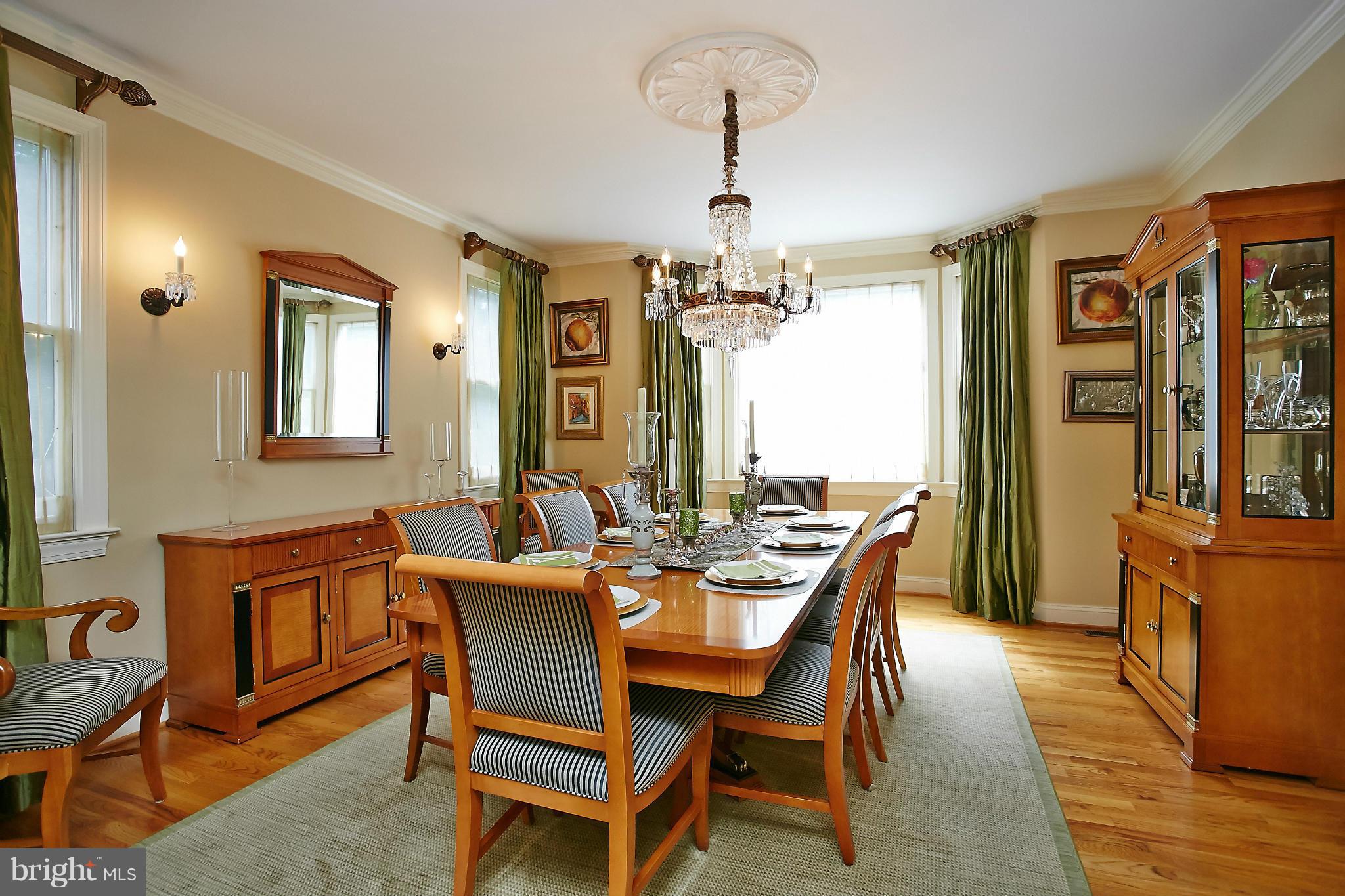 7700 Bells Mill Road Bethesda, MD 20817 - Photo 10 of 29 Dining Room