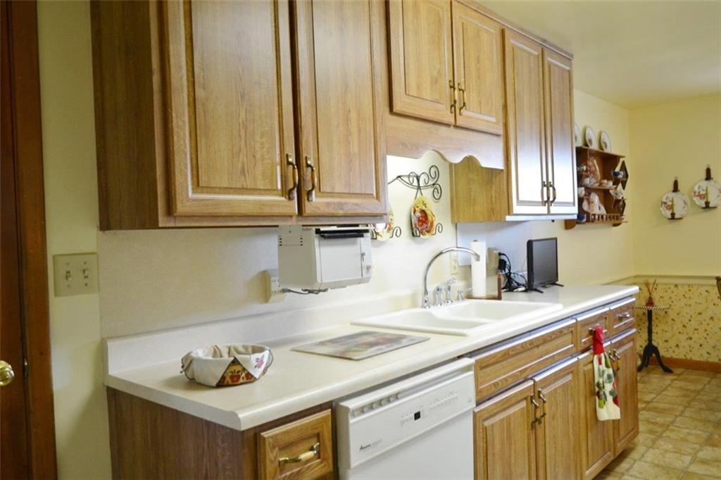 1104 Blithe Road Springfield, OH 45503 - Photo 11 of 37