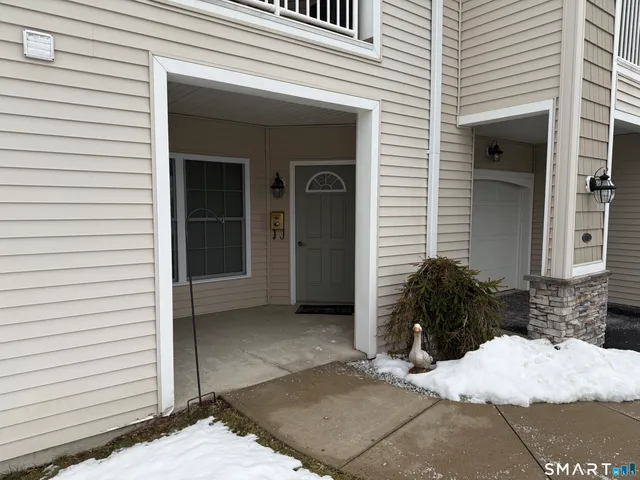 a view of a entryway of the house