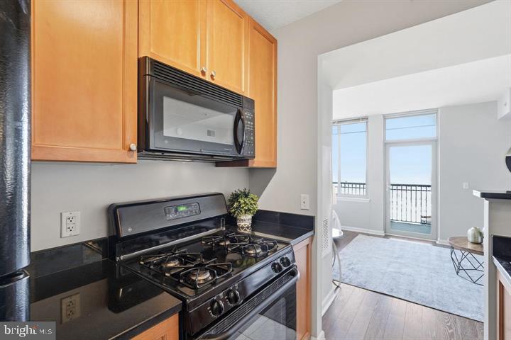 851 North Glebe Road, Unit 1812 Arlington, VA 22203 - Photo 13 of 37