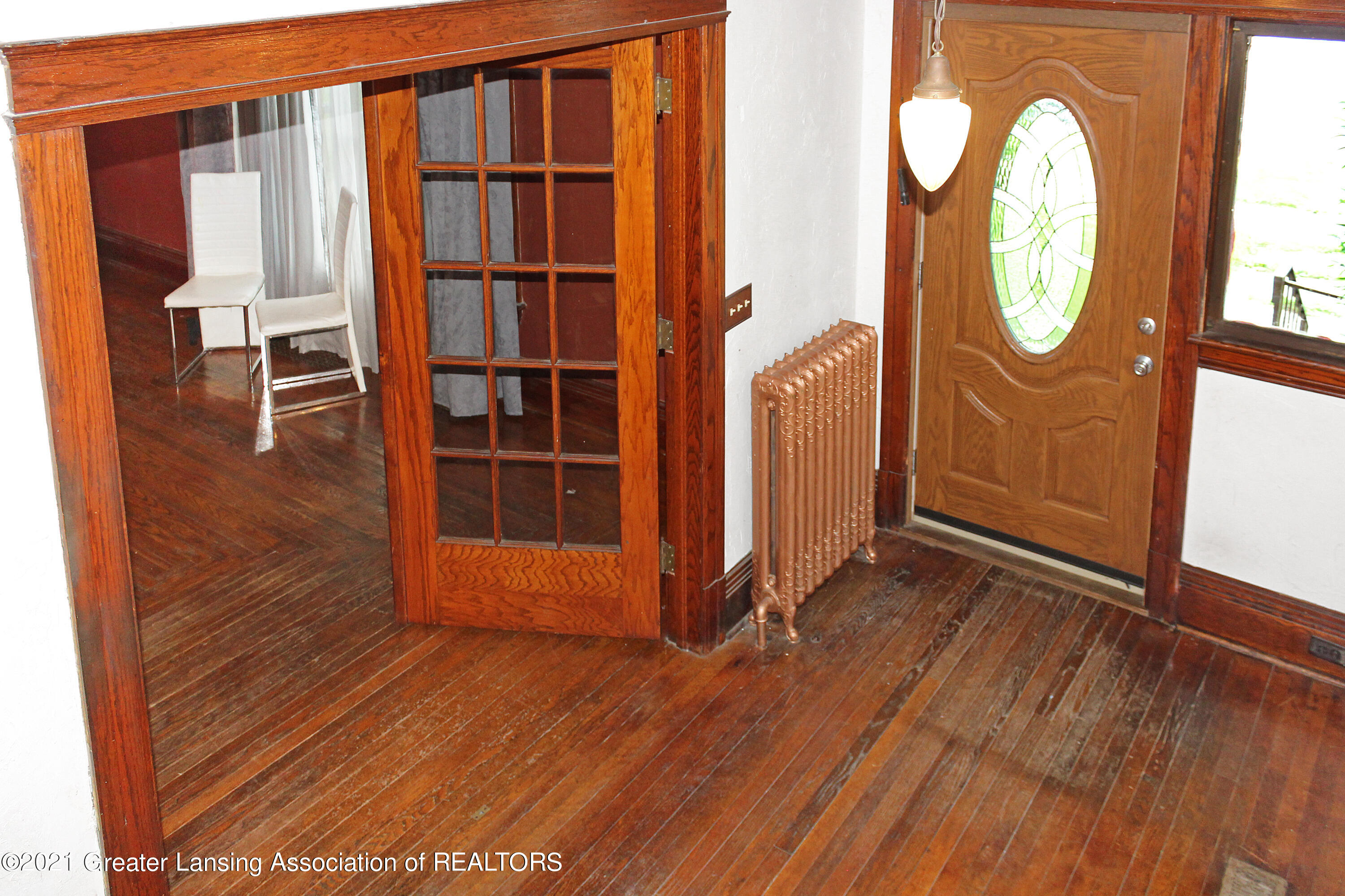 706 4th Street Jackson, MI 49203 - Photo 5 of 30 Foyer