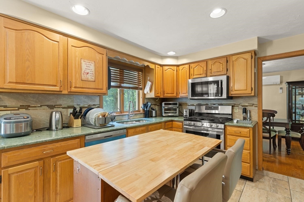 73 Sudbury Road Ashland, MA 01721 - Photo 2 of 33