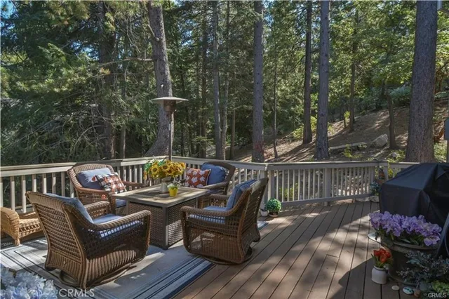 a spacious bedroom with a bed and a walk in closet