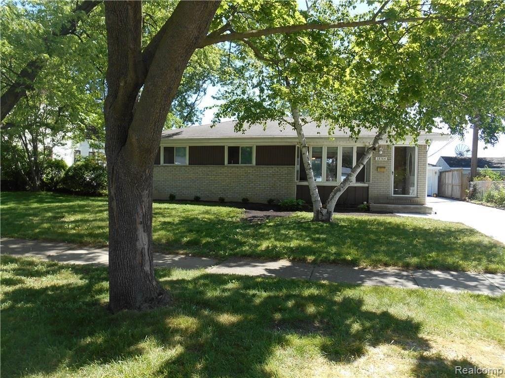 25754 Peter Kaltz Road Warren, MI 48091 - Photo 3 of 68 FRONT OF HOME STREET VIEW