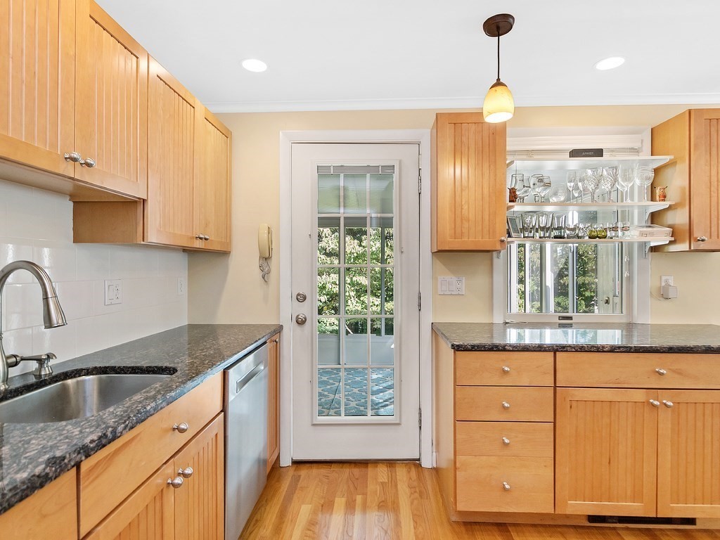 40 Augustus Road Waltham, MA 02452 - Photo 12 of 40 Gallery Image 12