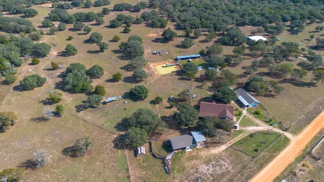 $1,750,000 | 1009 Private Road 1024, Hallettsville, TX 77964