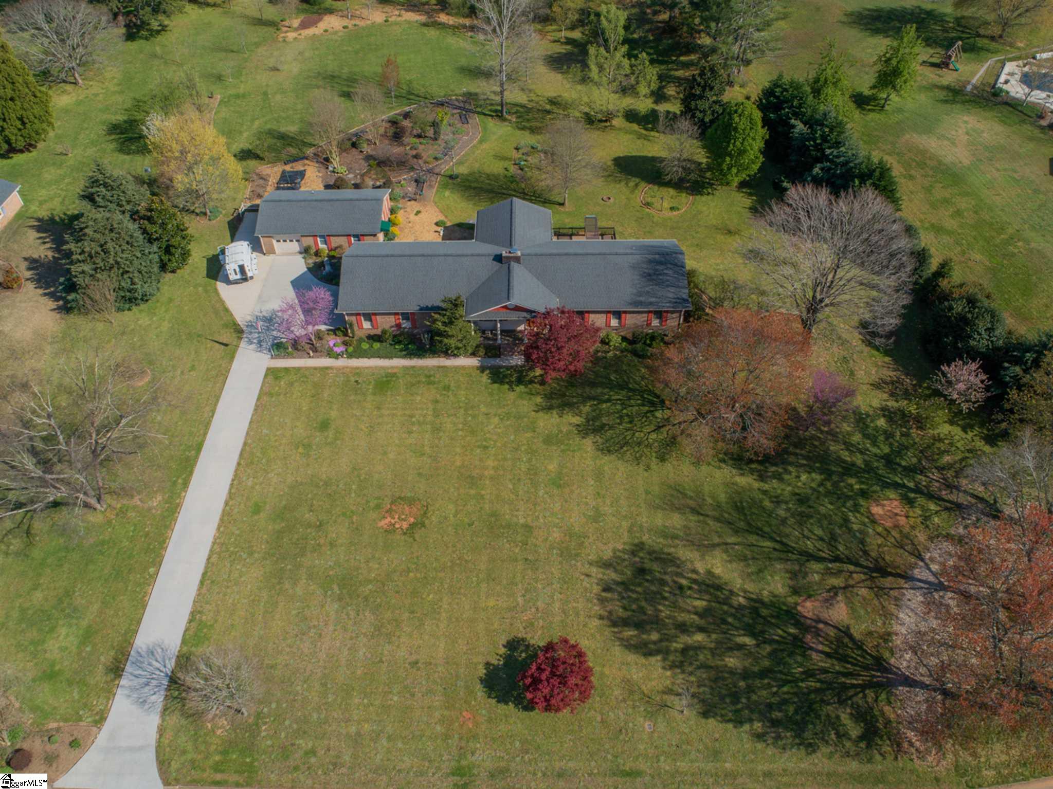 112 Country Lakes Road Easley, SC 29642 - Photo 2 of 36 Gallery Image 2