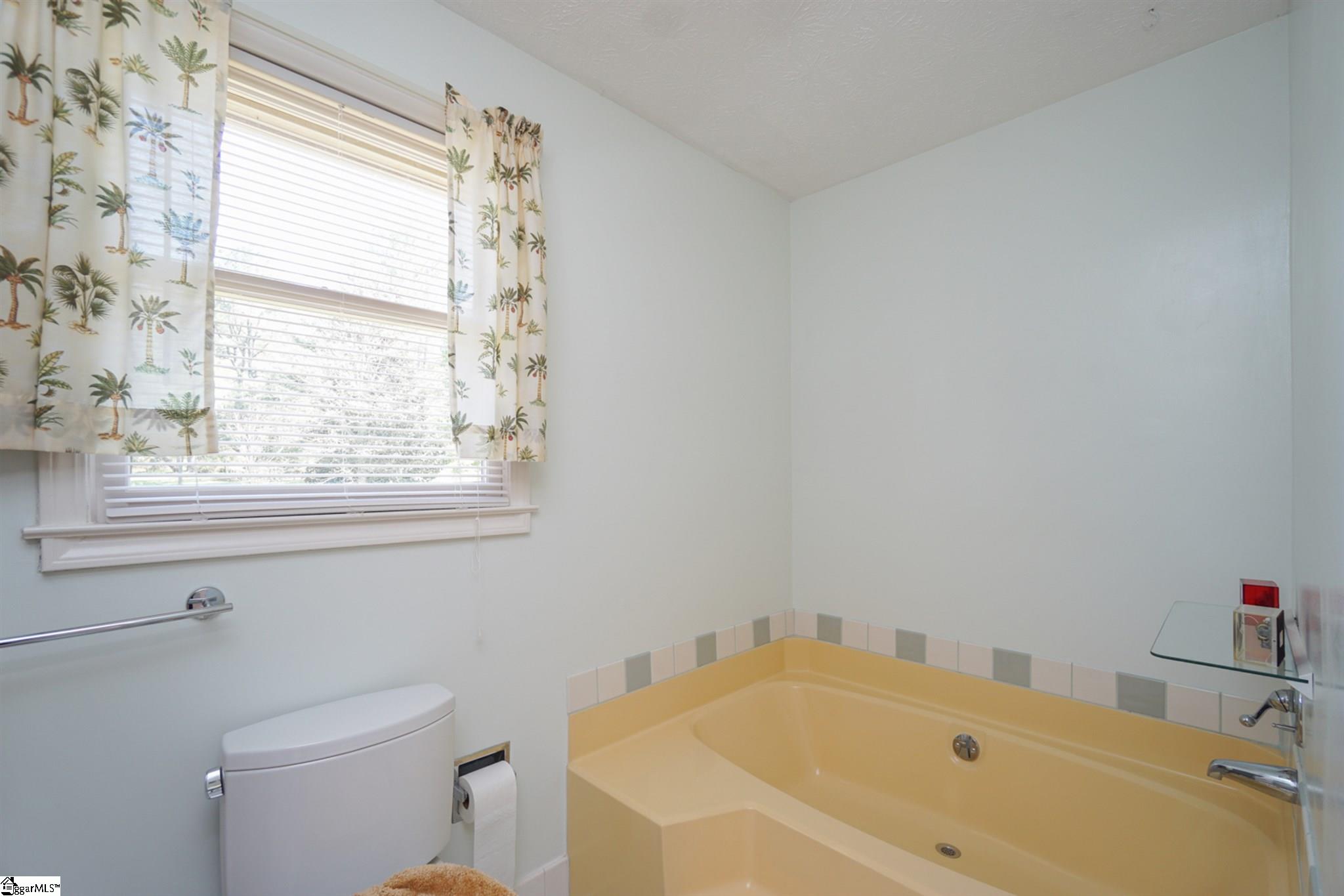 112 Country Lakes Road Easley, SC 29642 - Photo 21 of 36 Gallery Image 21