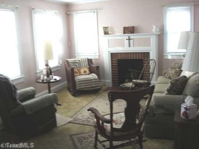 509 Pomeroy Street Graham, NC 27253 - Photo 3 of 6 Living Room.
