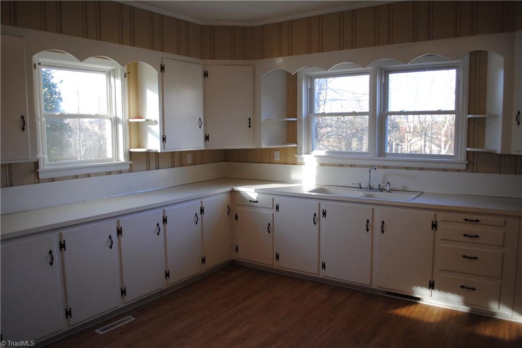 2374 Swepsonville Road Graham, NC 27253 - Photo 18 of 27 Kitchen