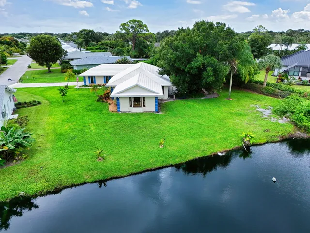 $699,000 | 9472 Southeast Little Club Way South, Jupiter, FL 33469