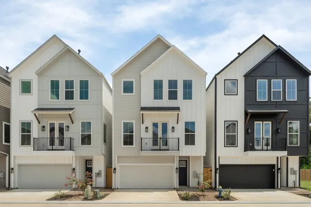 $349,900 | 5822 Highland Sun Lane, Houston, TX 77091