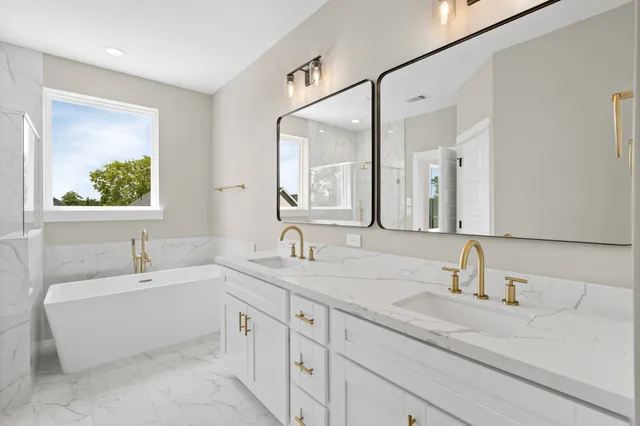 $349,900 | 5822 Highland Sun Lane, Houston, TX 77091