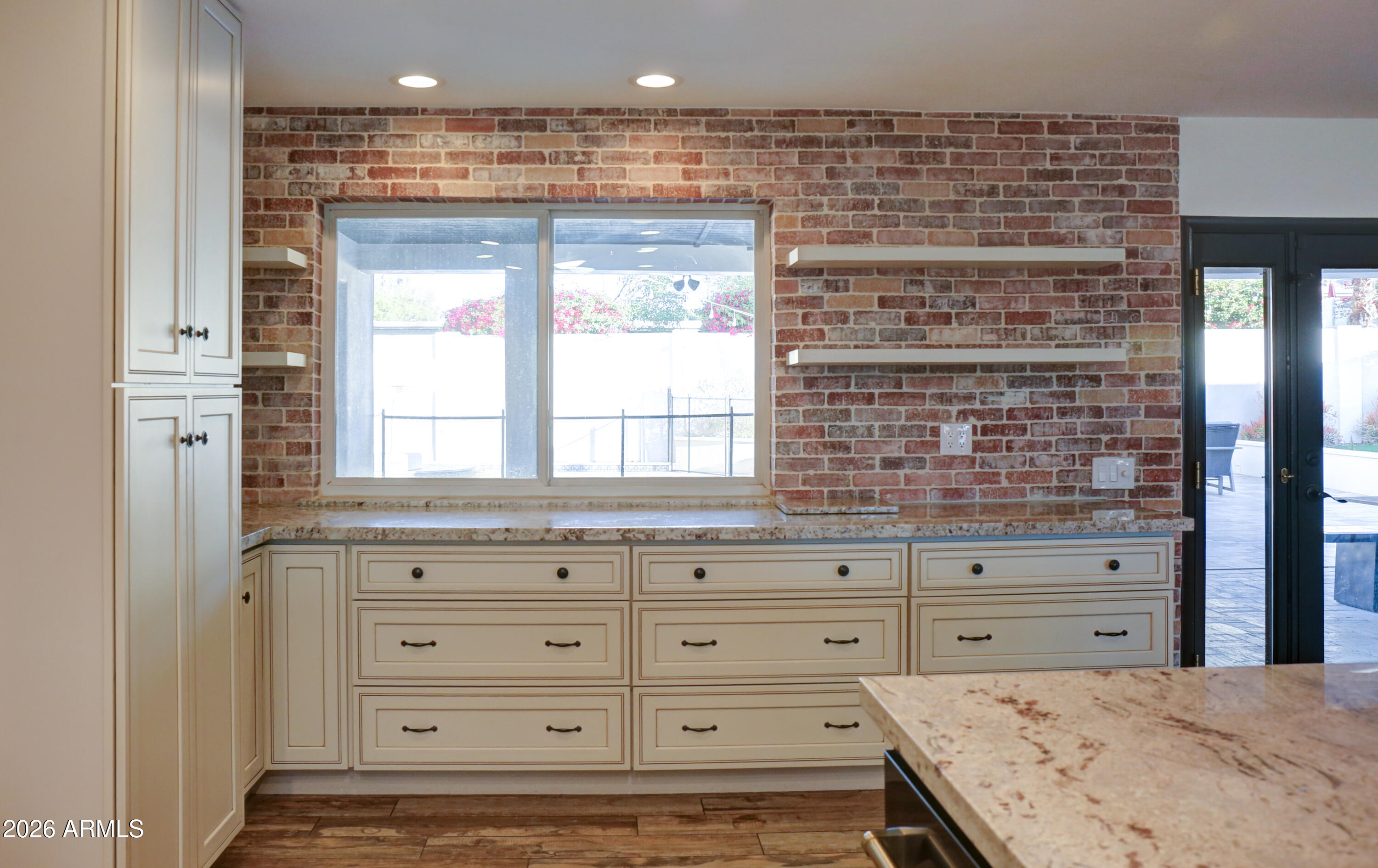 2016 East State Avenue Phoenix, AZ 85020 - Photo 18 of 42 a view of cabinets and window