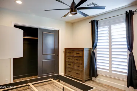 a view of an outdoor sitting area with furniture and garden