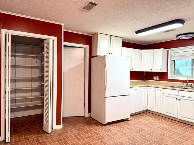 $267,400 | 302 Wainwright Road, Pineville, LA 71360